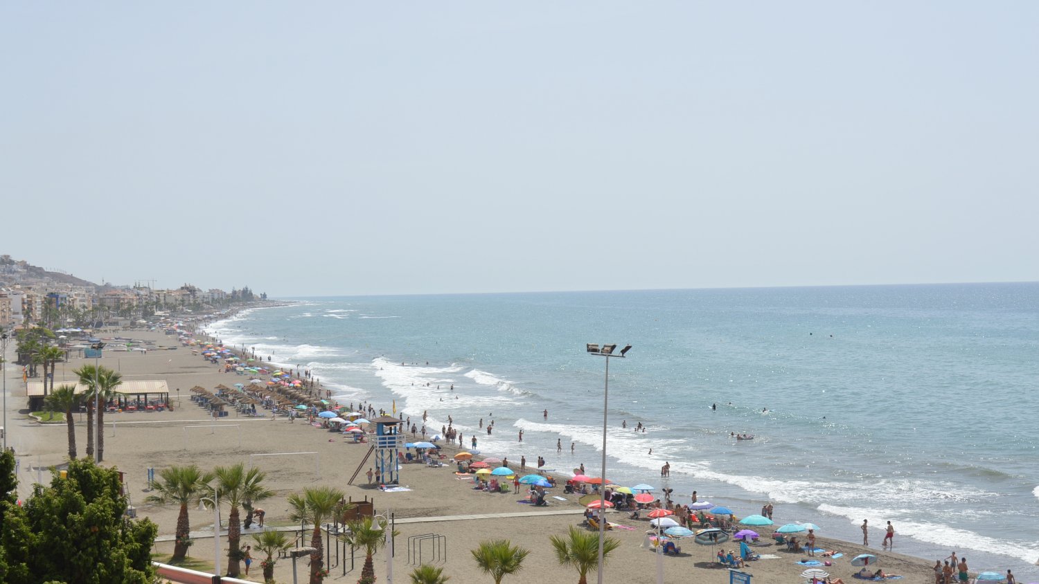 Las playas de Rincón de la Victoria consiguen la Bandera Q de Calidad Turística por cuarto año consecutivo