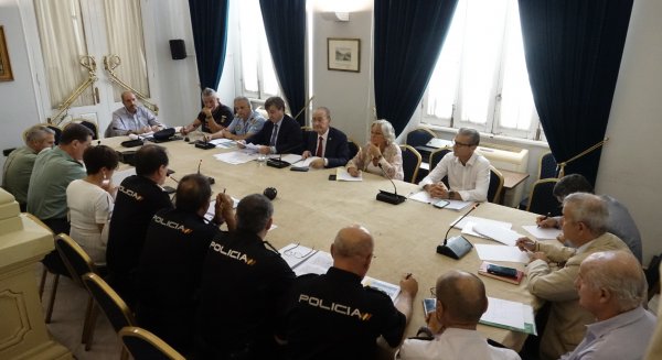 Cerca de 500 agentes y 10 cámaras de videovigilancia fijas en el Real velarán por una Feria segura
