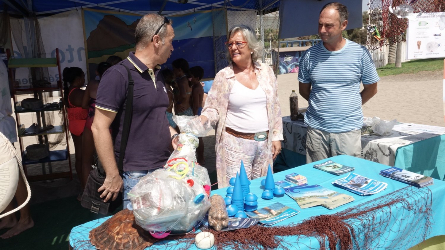 Cerca de 1.300 personas han participado ya en las jornadas de concienciación sobre el cuidado de las playas