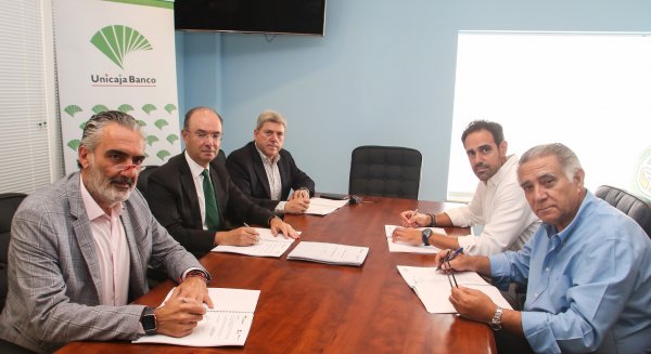 Unicaja Banco renueva un año más sus acuerdos con cuatro asociaciones empresariales turísticas de Málaga