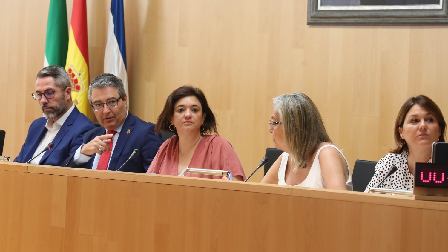 La Diputación aprueba un plan de ayuda económica de 16,6 millones de euros para los 103 municipios de la provincia