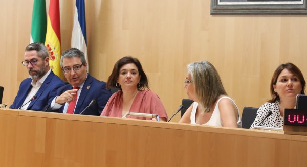 La Diputación aprueba un plan de ayuda económica de 16,6 millones de euros para los 103 municipios de la provincia