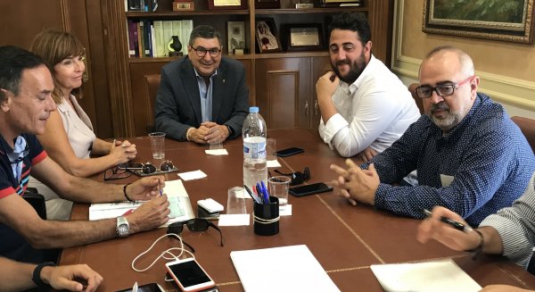 La empresa Reyes Gutierrez amplia su actividad mediante la compra de una segunda parcela en el Parque Tecnoalimentario de Vélez-Málaga