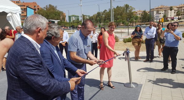 La apertura del vial de Louis Pasteur permite ya la interconexión entre los campus de Teatinos