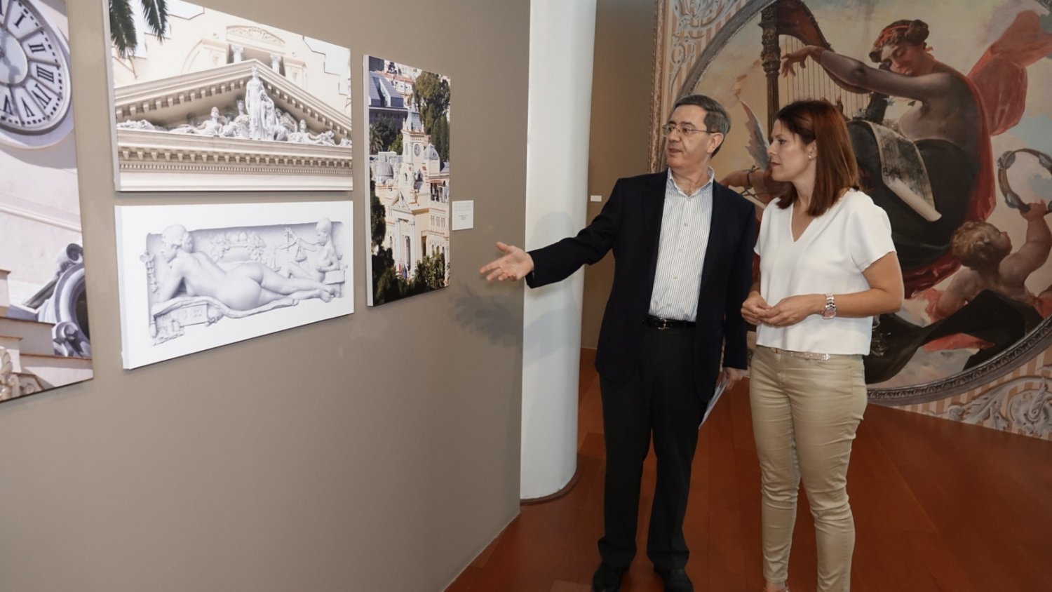 El Mupam acoge una exposición de la imagen del edificio del Ayuntamiento visto desde la perspectiva de diferentes artistas