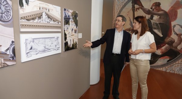El Mupam acoge una exposición de la imagen del edificio del Ayuntamiento visto desde la perspectiva de diferentes artistas
