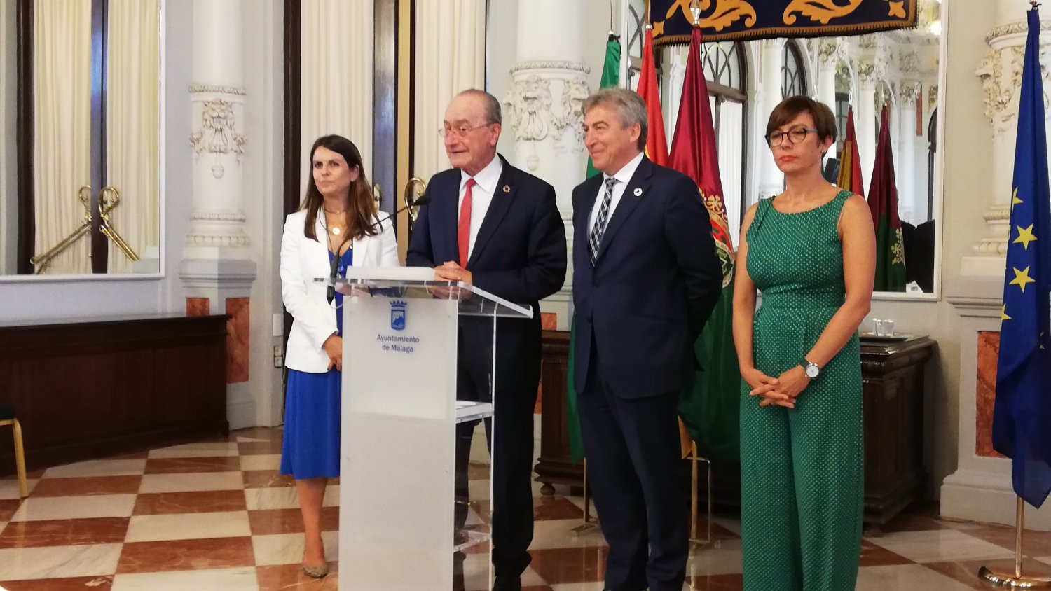 De la Torre recibe al delegado del Gobierno en Andalucía y tratan cuatro temas prioritarios: vía perimetral, eje litoral, auditorio y expo internacional