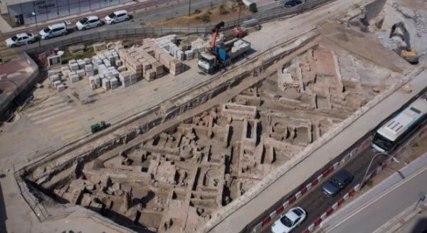 Patricia del Pozo insiste en que el traslado de los restos arqueológicos no afectará a las obras del metro