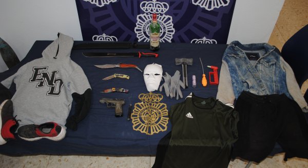 La Policía Nacional detiene a tres miembros de un grupo criminal especializado en robos con fuerza en establecimientos