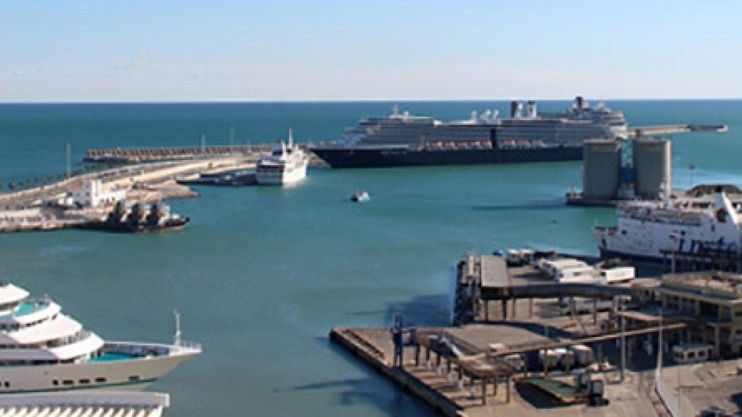 El puerto de Málaga incrementa un 10,8% el tráfico de mercancías durante el primer semestre de 2019