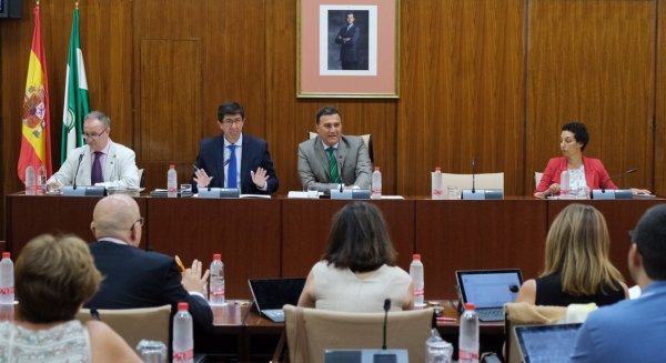 Marín anuncia el impulso a un plan específico de Empleo del Sector Turístico Andaluz