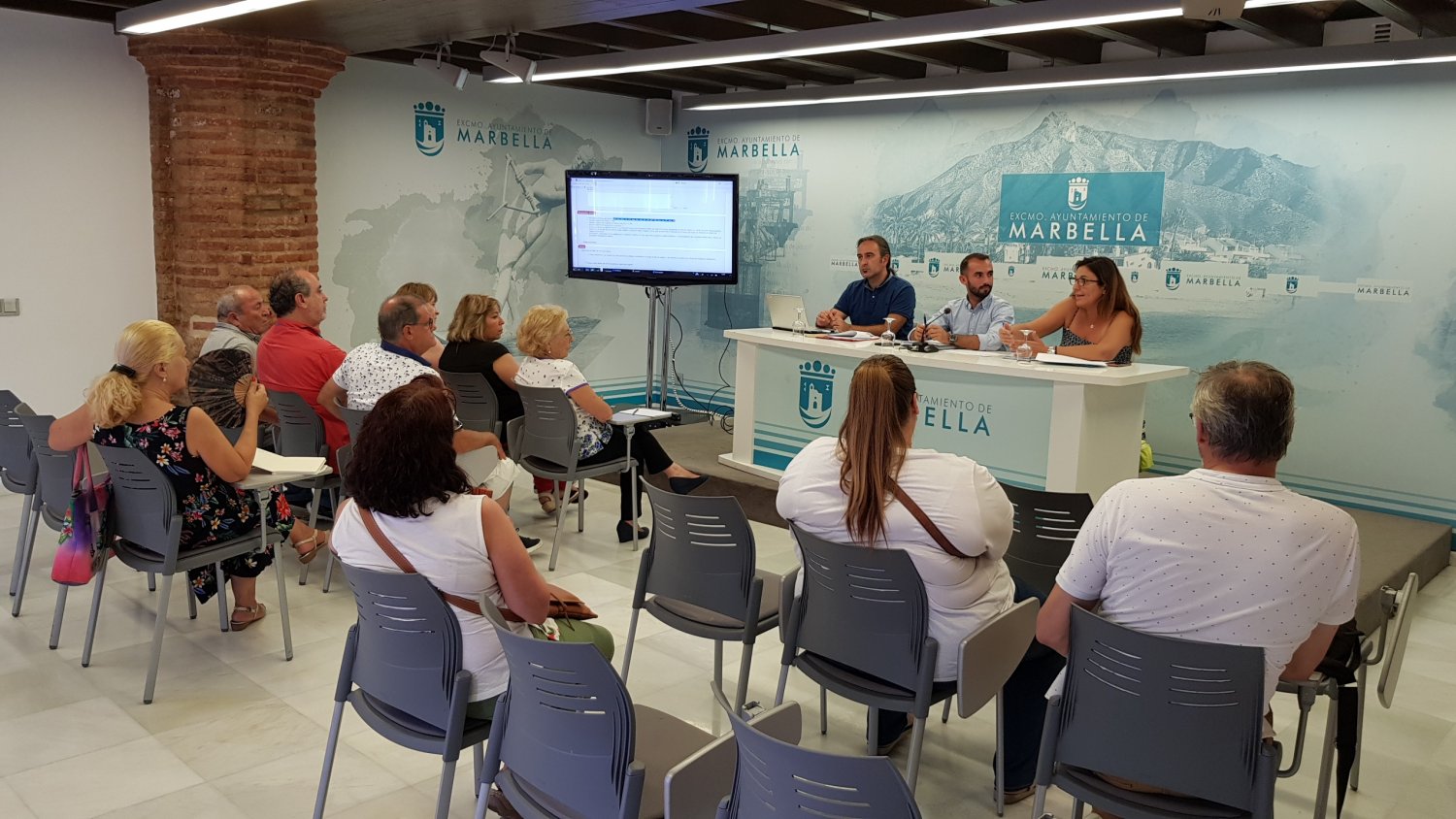 Participación Ciudadana de Marbella presenta a las asociaciones vecinales su convocatoria de subvenciones dotada con 70.500 euros