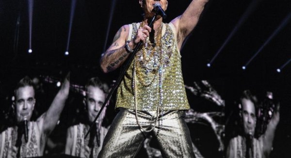Robbie Williams ofrece en Marenostrum Fuengirola su único concierto en Andalucía