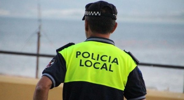 La Policía Local detiene a un hombre que robó una mochila con objetos por valor de mil euros a una turista menor de edad