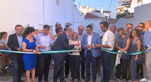 Salado inaugura la urbanización Paco Trujillo de Alozaina y recuerda que la Diputación invirtió 756.000 euros en el municipio
