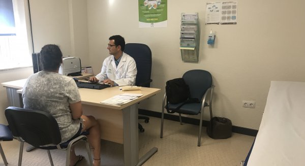 El Hospital Regional de Málaga hace seguimiento a más de 2.000 pacientes con enfermedad intestinal inflamatoria a través de una consulta específica
