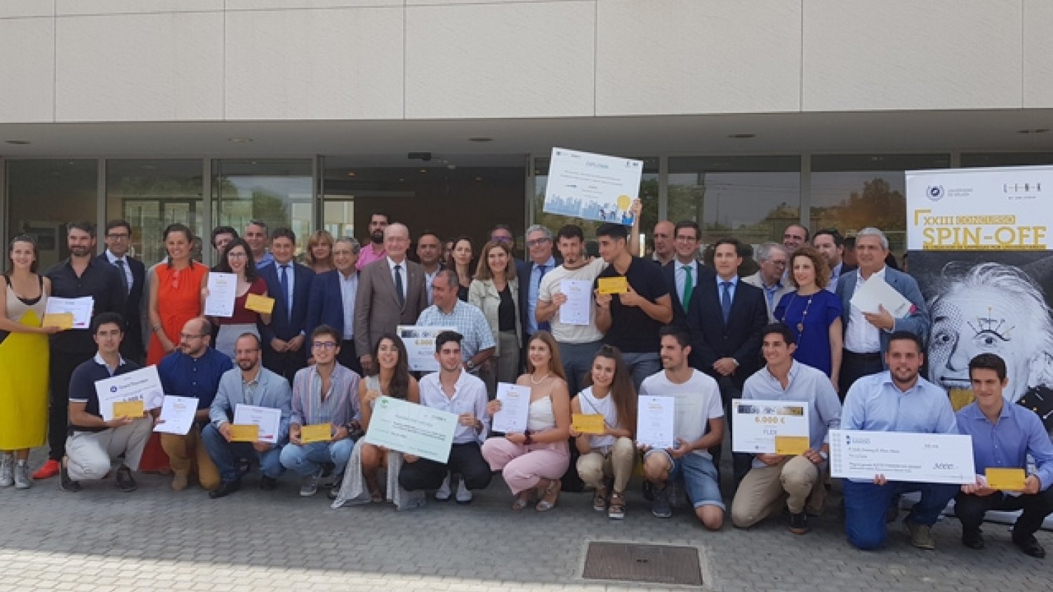 Dos proyectos sobre eliminación de natas marinas y adaptación de un cuchillo a personas con discapacidad son los ganadores del concurso ‘Spin-Off de la UMA’