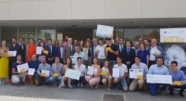 Dos proyectos sobre eliminación de natas marinas y adaptación de un cuchillo a personas con discapacidad son los ganadores del concurso ‘Spin-Off de la UMA’
