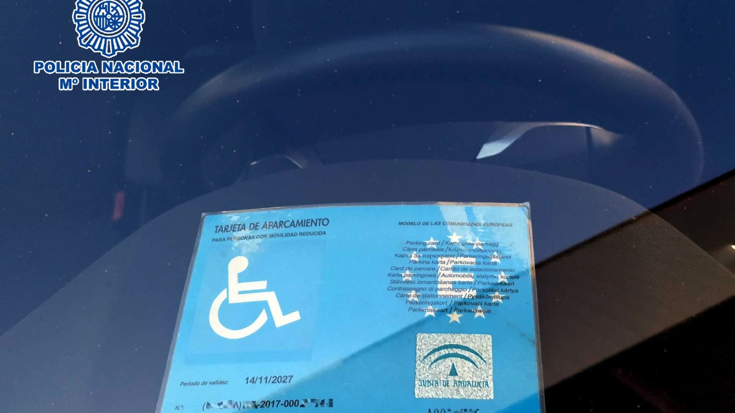Desmantelado un entramado relacionado con el robo por encargo de tarjetas de aparcamiento para personas con movilidad reducida