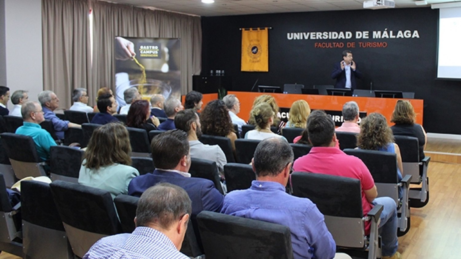 La Facultad de Turismo acoge la primera reunión de los miembros del Gastrocampus de Innovación