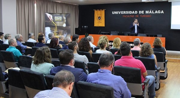 La Facultad de Turismo acoge la primera reunión de los miembros del Gastrocampus de Innovación