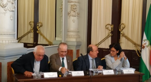 El Ayuntamiento presenta un estudio de tráfico que avalaría la viabilidad de nuevas autovías de circunvalación para Málaga y su área metropolitana