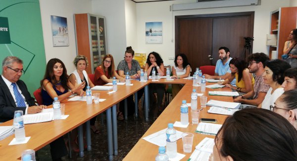 La delegada de Turismo presenta ayudas de 110.000 euros para asociaciones sin ánimo de lucro que trabajan con migrantes