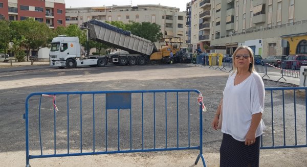 El Ayuntamiento de Vélez-Málaga ejecuta mejoras en la zona ambulante del mercadillo para ampliar la zona asfaltada