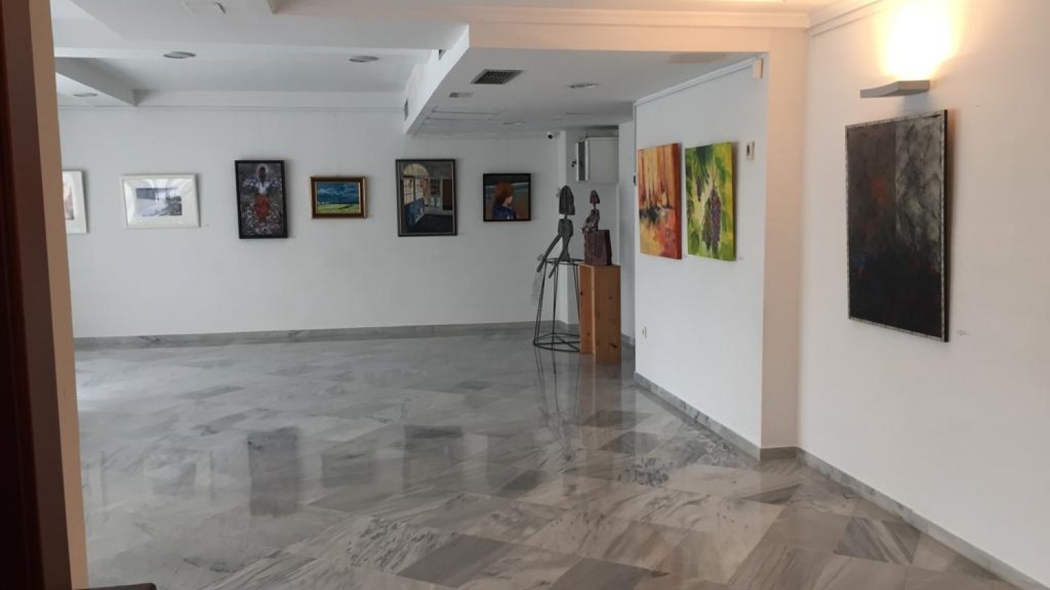 El Colegio Oficial de Dentistas acogerá a partir de mañana la exposición ‘Circulo de Pintores Solidarios’ hasta final de agosto