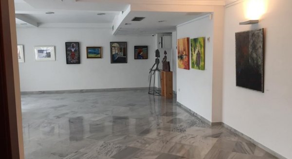 El Colegio Oficial de Dentistas acogerá a partir de mañana la exposición ‘Circulo de Pintores Solidarios’ hasta final de agosto