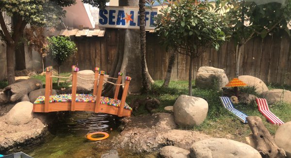 Sea Life Benalmádena crea el primer parque acuático para nutrias hecho con figuras de LEGO