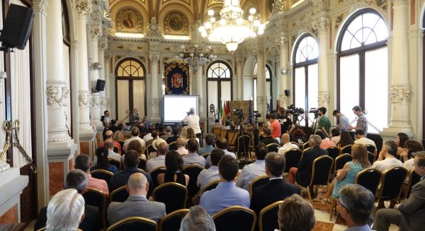 El soterramiento del eje litoral tendrá un coste cercano a los 300 millones de euros y De la Torre confía en iniciar la licitación de obras durante este mandato