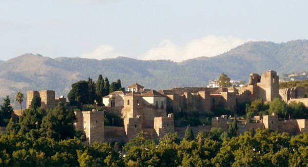 Urbanismo acomete trabajos de conservación y mantenimiento del conjunto monumental Alcazaba-Gibralfaro