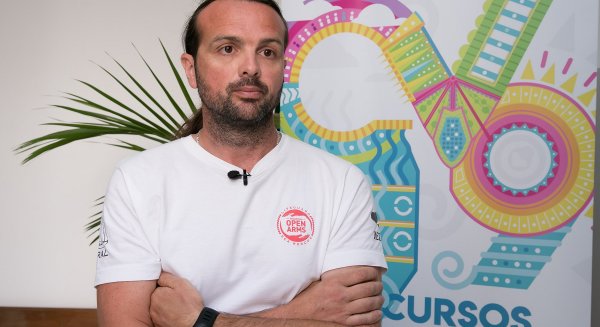 El Coordinador de Open Arms asegura que se intenta criminalizar a las ONGs que rescatan personas inmigrantes en el mar