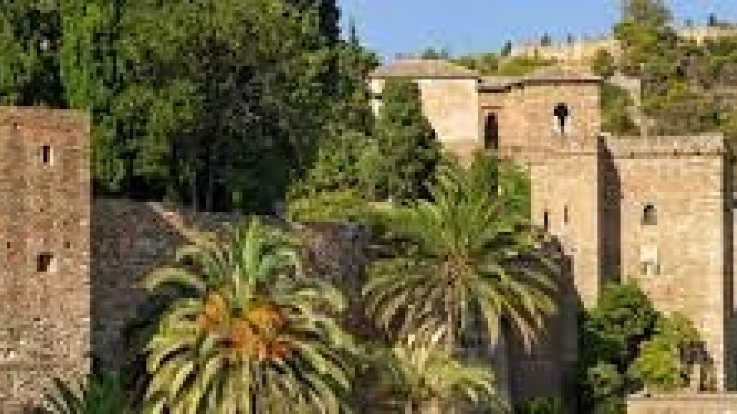 El Ayuntamiento de Málaga restaura los lienzos de la muralla del Castillo de Gibralfaro