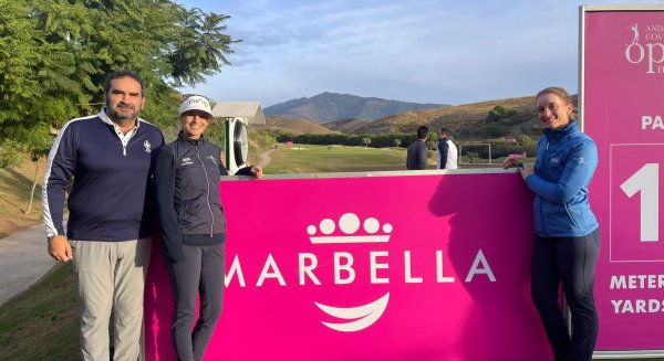 La Marca Marbella renueva su apoyo al karateka Javier Suárez y a las golfistas Laura Gómez y Noemí Jiménez