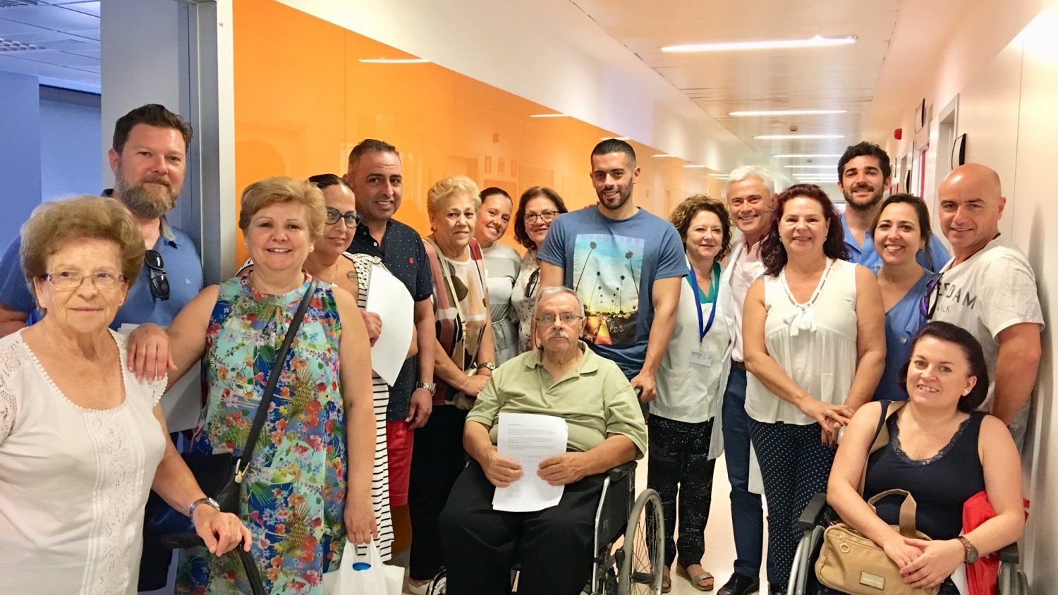 El Hospital Virgen de la Victoria organiza talleres informativos para reducir el estrés en pacientes que van a operarse de cadera