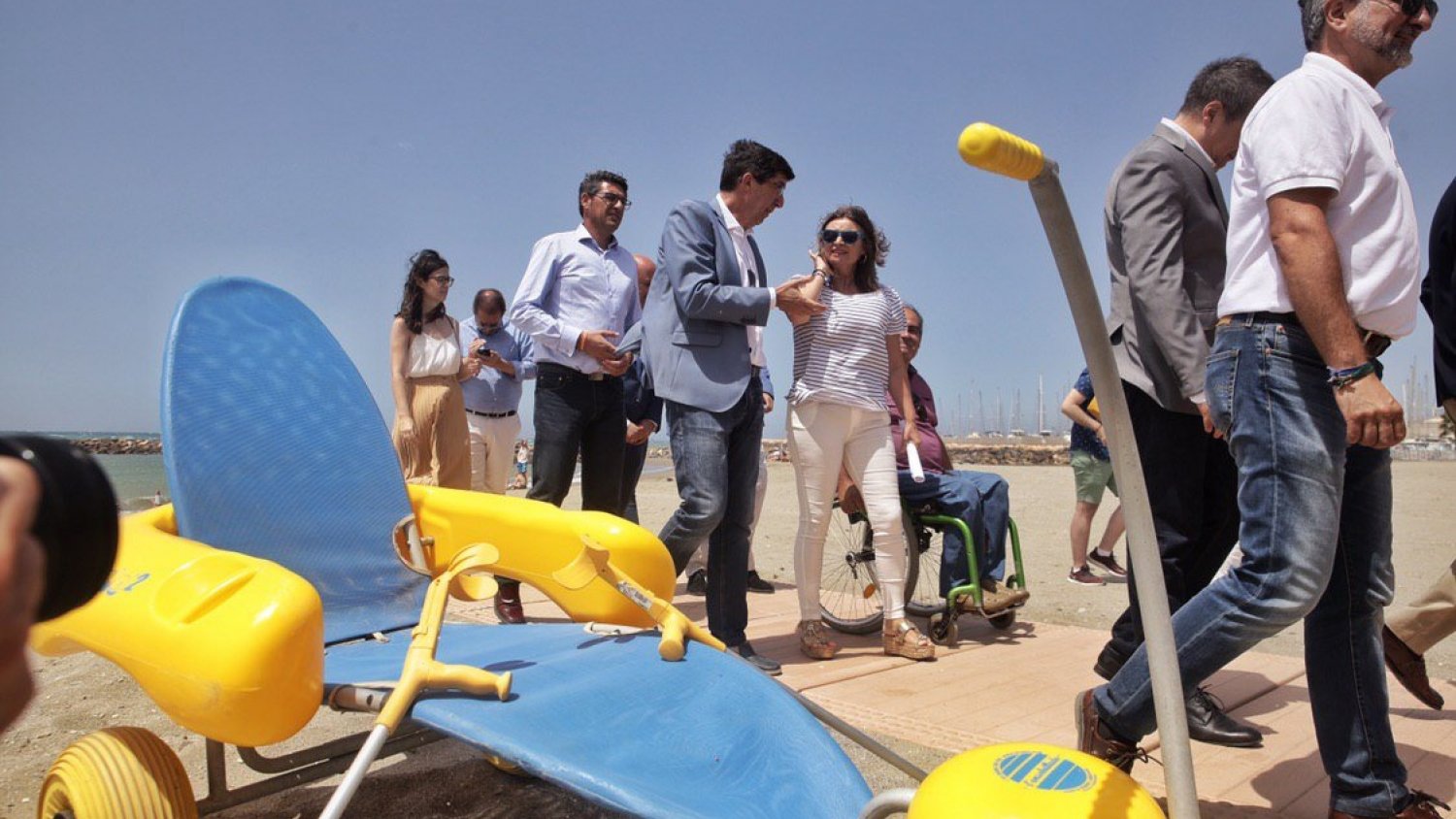 Turismo lanzará el próximo año una guía de playas accesibles de todo el litoral andaluz