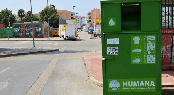 Rincón de la Victoria recoge 38 toneladas de ropa usada durante el primer semestre a través de los contenedores de la ONG Humana