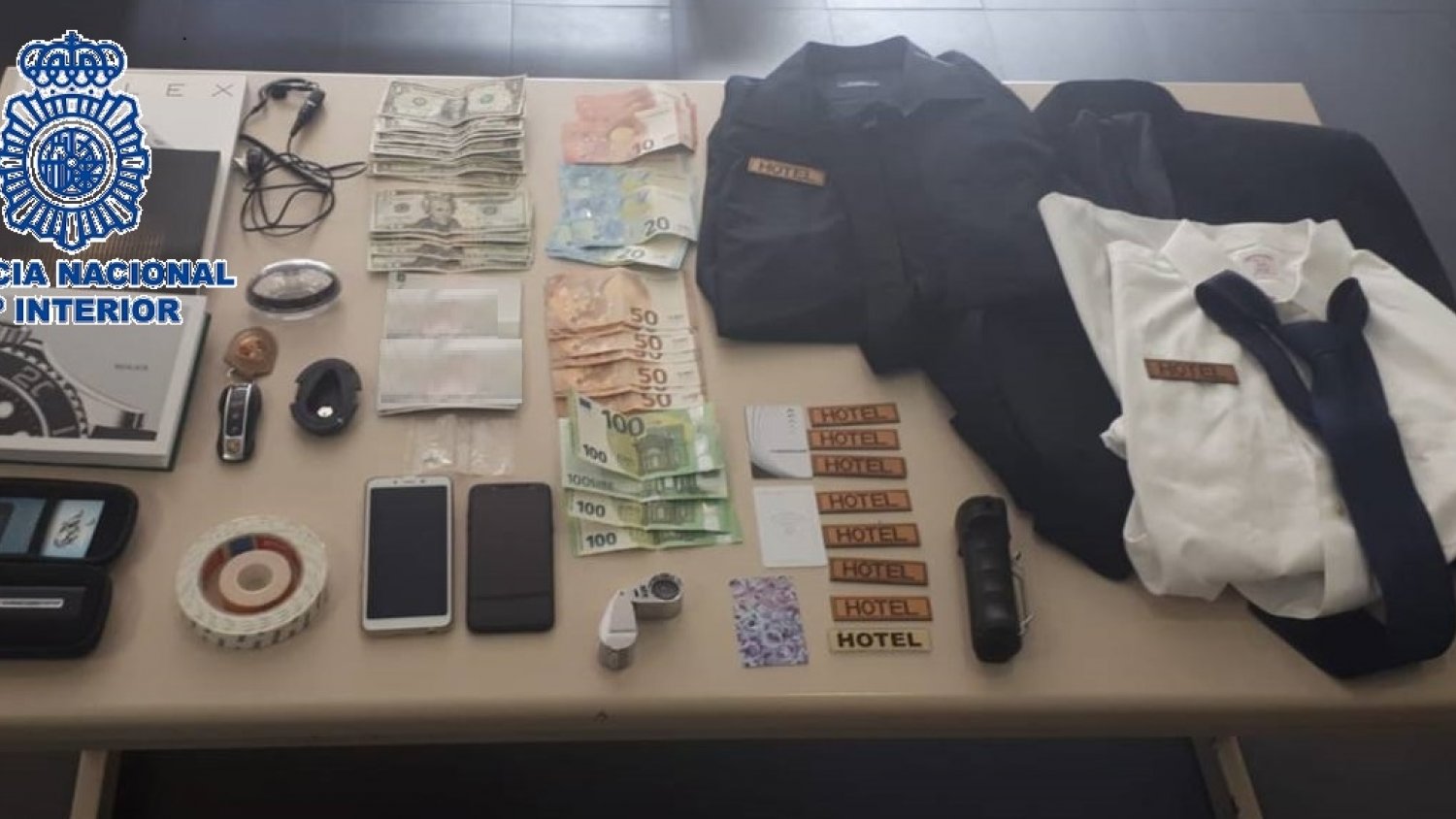 La Policía Nacional detiene a un hombre que se hacía pasar por botones para desvalijar a clientes de hoteles en la costa malagueña