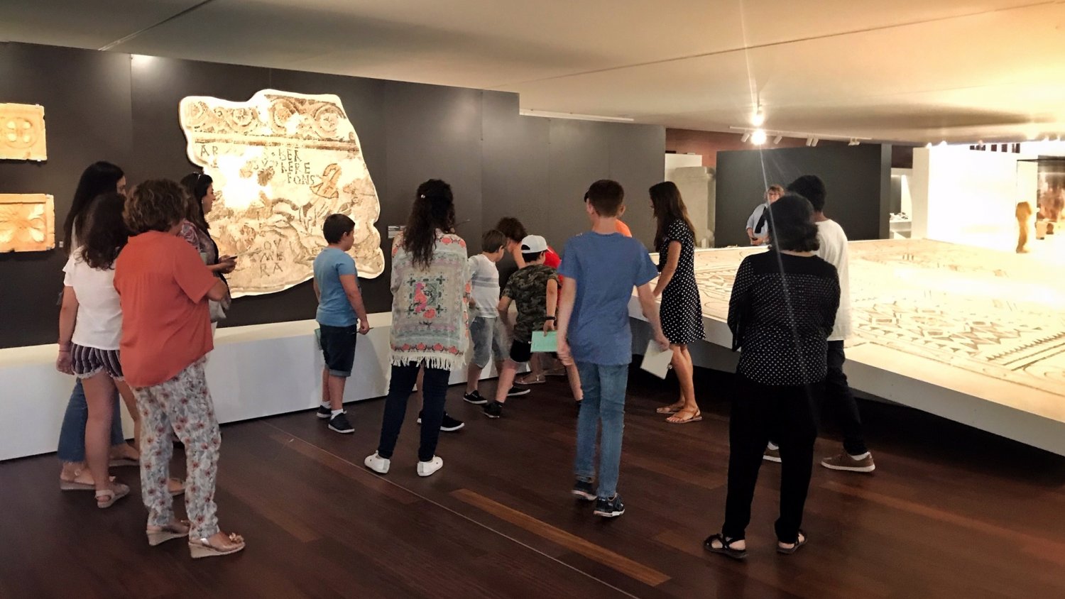 El Museo de Málaga acoge un 'escape room' y una búsqueda del tesoro para pacientes de pediatría con problemas de salud mental del Materno Infantil