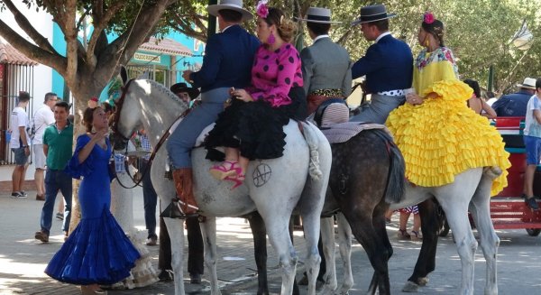 El Ayuntamiento concederá unas tarjetas para el acceso de caballistas y enganches al recinto ferial de Cortijo de Torres