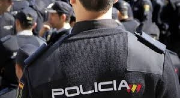 La Policía Nacional detiene a un hombre tras abordar a su expareja con un destornillador, retenerla y agredirla sexualmente