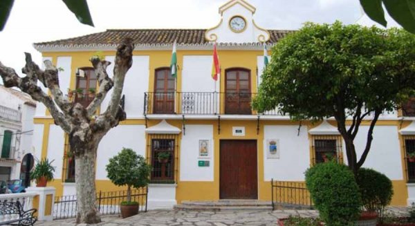 El equipo de gobierno de Estepona acuerda con los sindicatos el inicio de la elaboración de una Relación de Puestos de Trabajo