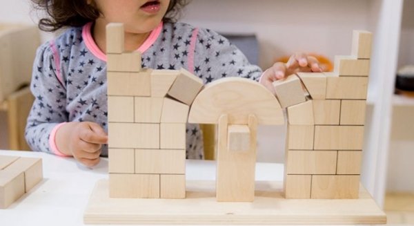 Más de un centenar de especialistas se reúnen en la Diputación para celebrar la Primera Jornada Anual de la Asociación Montessori Española