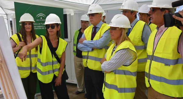 La Junta de Andalucía invierte cerca de 900.000 euros en la mejora de las instalaciones del puerto pesquero de Fuengirola