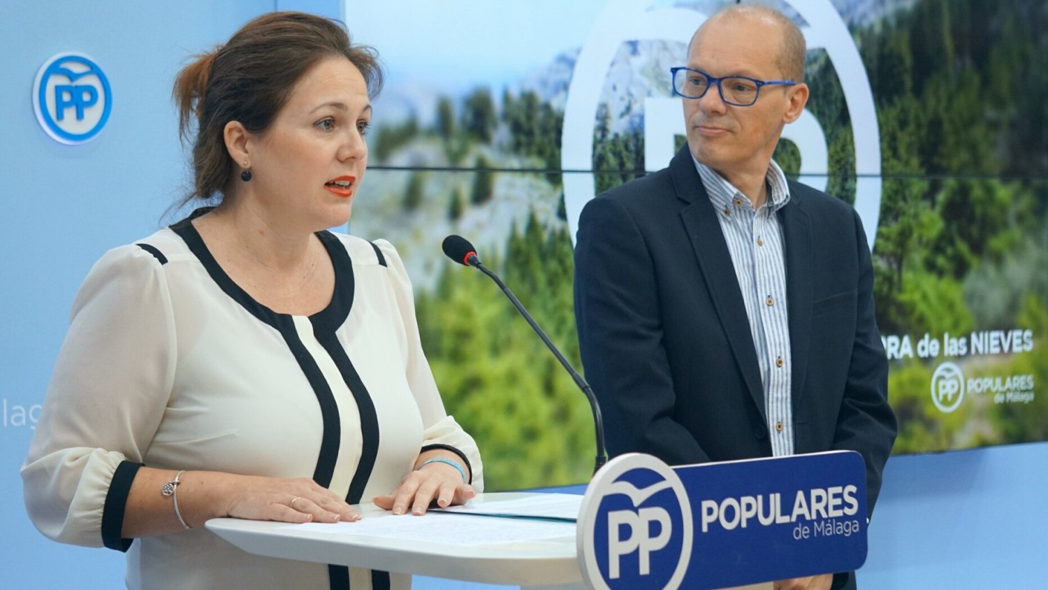 Rivas (PP) denuncia que el alcalde de Algarrobo ha incrementado en 620 euros el sueldo del edil de Cs que posibilitó su investidura