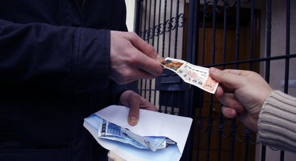La Policía Nacional a dos personas por estafar mediante el timo del “tocomocho” más de 14.000€ a sus víctimas