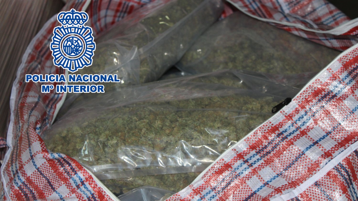 La Policía Nacional intercepta un camión con 1.000 kilos de hachís y 225 de marihuana ocultos entre paneles de aislamiento