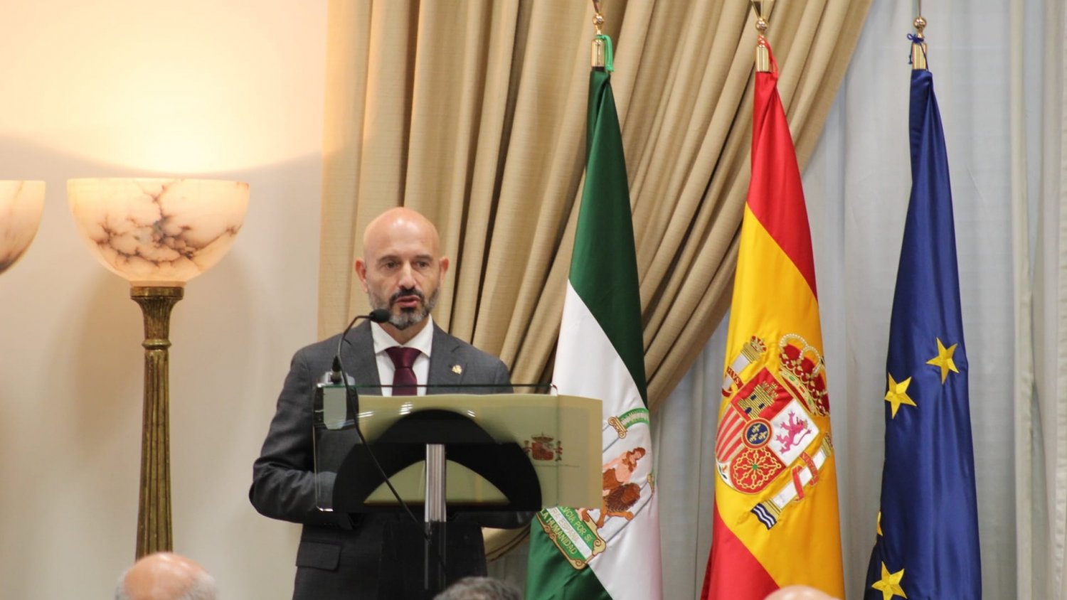 Javier Salas defiende el espíritu de la Constitución en la práctica de un sistema tributario justo y progresivo